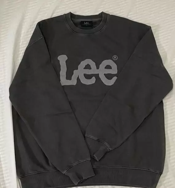 무난한 컬러에 핏도 이쁘고 두꺼워서 따뜻합니다