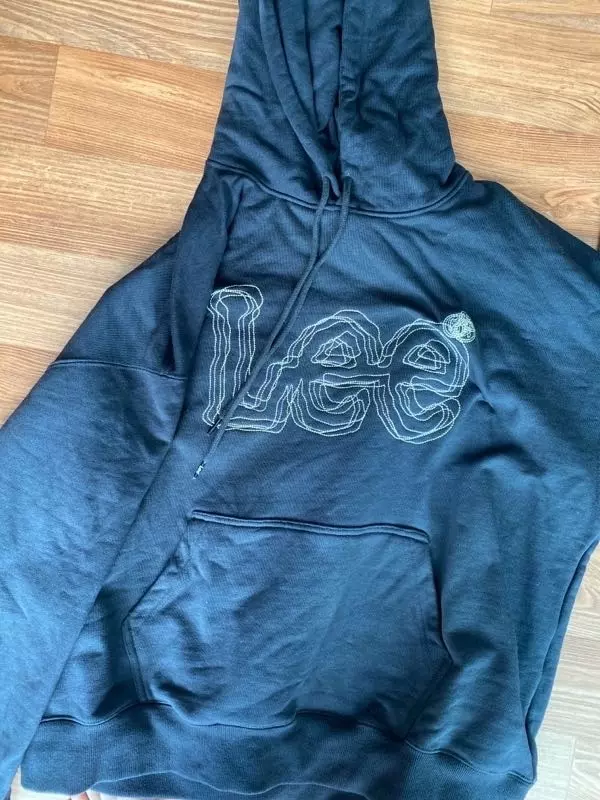 후기가 없어서 걱정했는데 맘에들어요 L사이즈가 약간큰감은 있어도 맘에드는 오버핏이