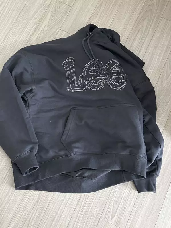 너무 예뻐요 ! 그냥 검은색이 아니라 차콜이여소 더 예쁜듯 !