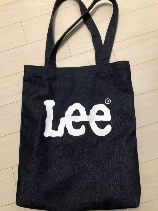 최애 에코백이 될거같네요 색상도 예쁘고 들고다니기 정말 좋아요