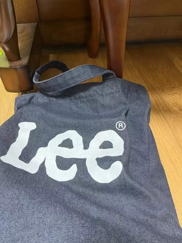 학교 다닐 때 들고다니려고 샀는데 너무 좋아요 완전 애용품