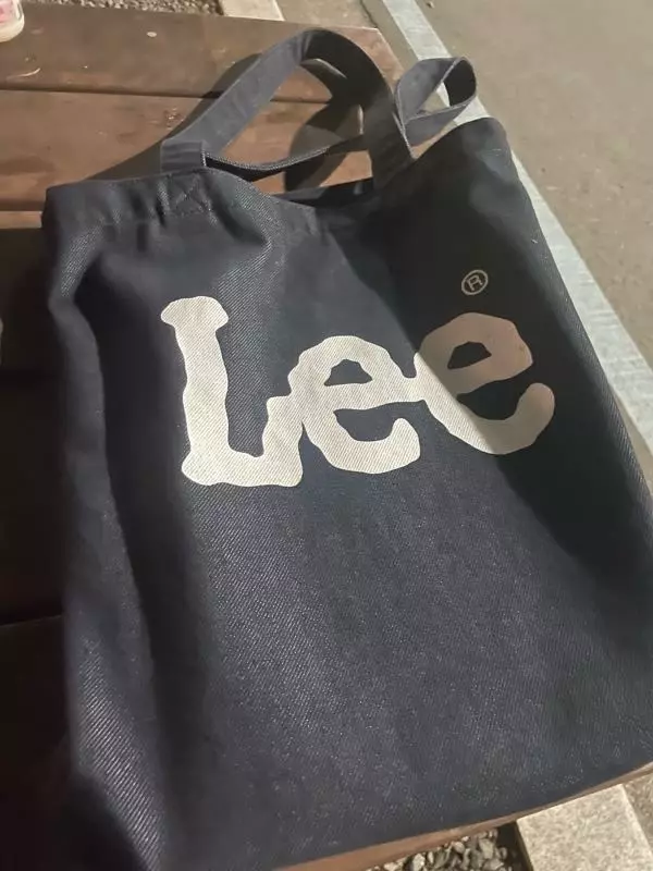 데일리로 매기좋고 노트북도 잘 들어가고예뻐요ㅎ