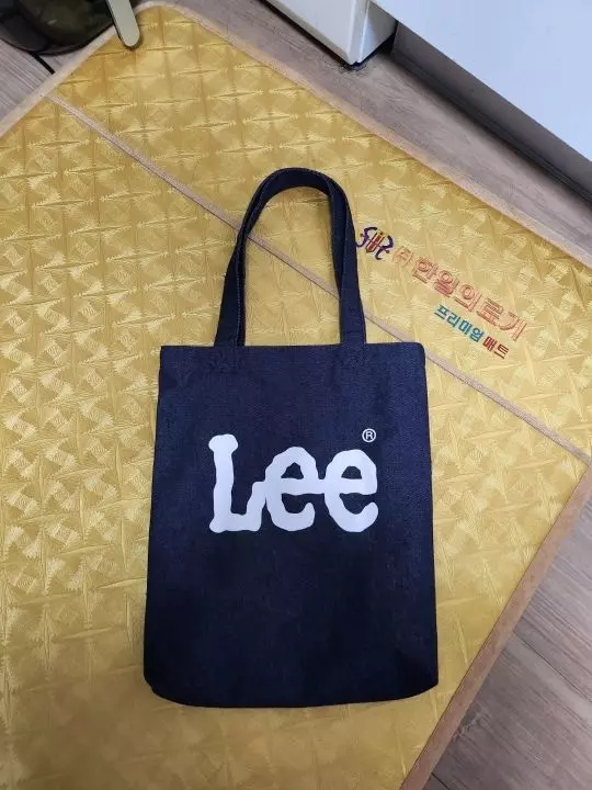 핏이 이쁩니다 가성비로 너무 좋아요 이건 무조껀 사야되요