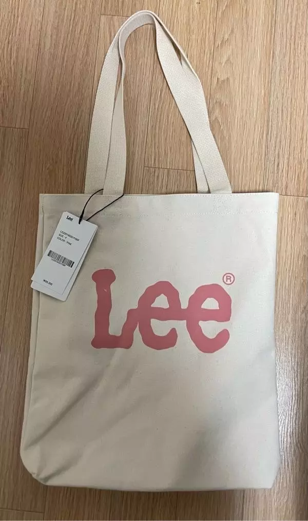 가볍고 끈도 길어서 좋아요 색도 봄에 딱입니당 굿