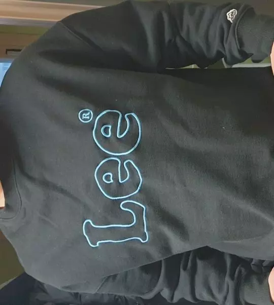 저렴하게 잘 산거 같고 입었을때 핏감도 너무 좋아요