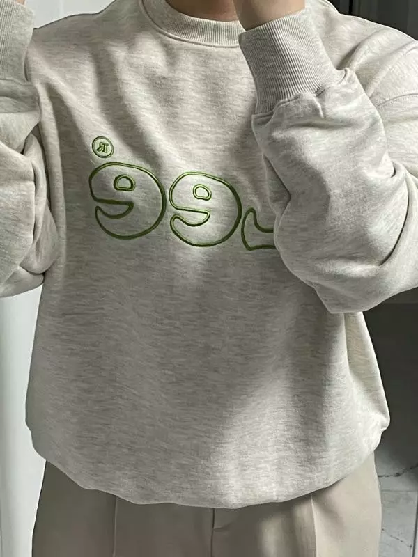 봄 맞이 용으로 하나 샀는데 역시 봄에 입기 딱 좋을거 같아요 ! 청바지에 입으면 예쁠