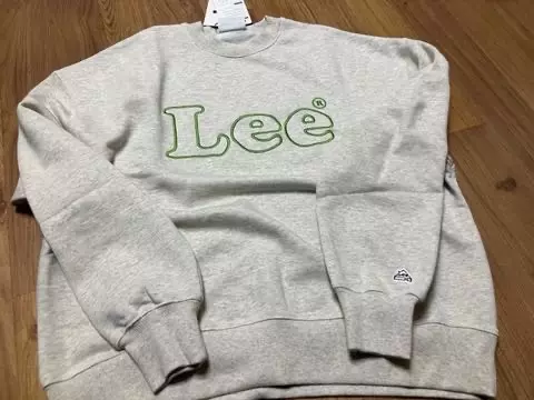 생각보다 넉넉하고 편하게 입고 다니기 좋습니다