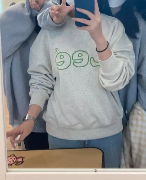 색깔 딱예쁘고 청바지랑 입으면 짱귀여워요 헤헤