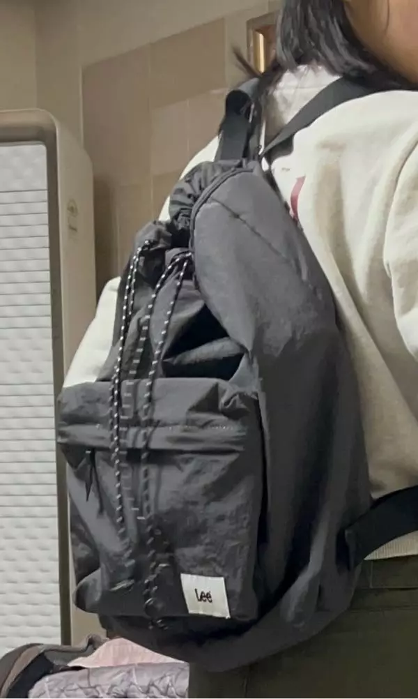 너무 이뻐요 수납공간도 열어보면 넓고 가벼워요