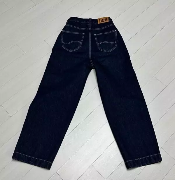 디자인 예쁘고 입으면 편함 남성용이라 허리 광장히 커서 수선함 두께도 괜찮아서 여름