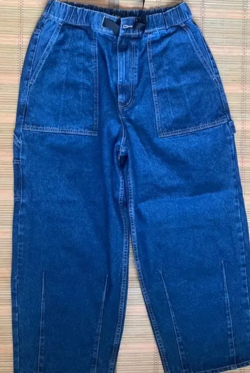 허리가 엄청 크네요 근데 기장은 짧아서 사이즈 선택이 좀 애매해요