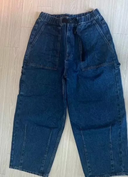 바지 왕크지만 벨트 있어서 괜찮아요 바지 이뻐여 L도 길이가 긴편은 아니에요