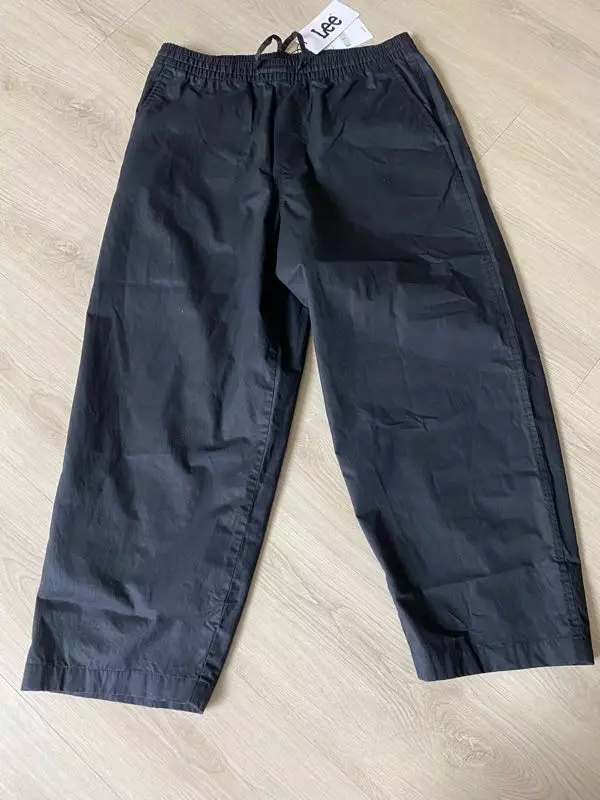 바지 진짜 편하고 좋은데 기장이 살짝 짧아서 아쉽네요