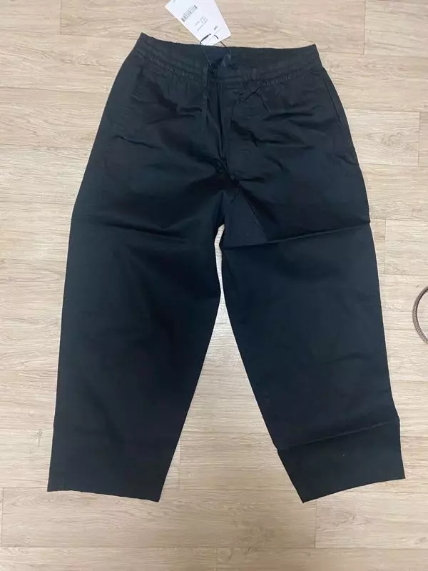 리 바지 좋아서 샀는데이상하게 같은 모델 아이보리 색상보다얘가 허리가 더 커서 불편