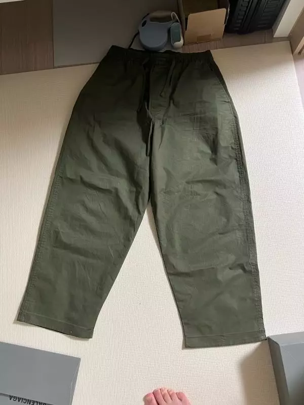 사이즈가 짧뚱에게 좋아서 베이지 카키 두개 구매했어요