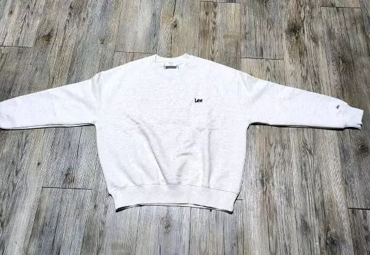 평소 상의66입는데 넉넉하니 잘맞아요.길이가 긴 루즈핏은 싫은데길이가 마니 길지않아