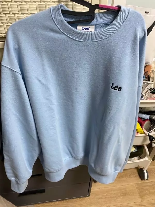 길이도 적당하고 가슴둘레도 넉넉하게 잘나왔어여 특히 색깔이 너무 이뻐요!