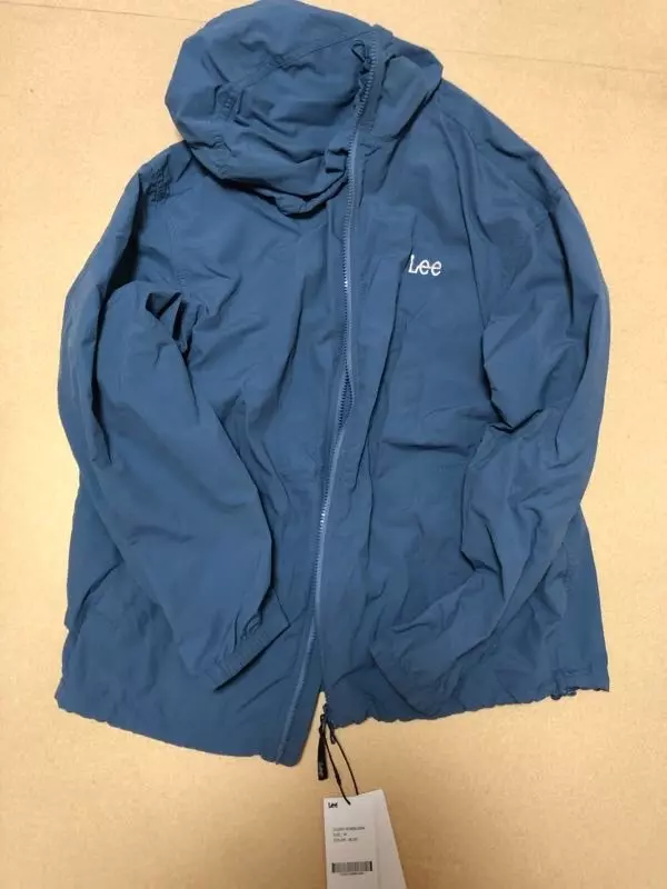 하늘색 색감도 너무 귀엽구 밑에 조일 수 있어서 좋아용