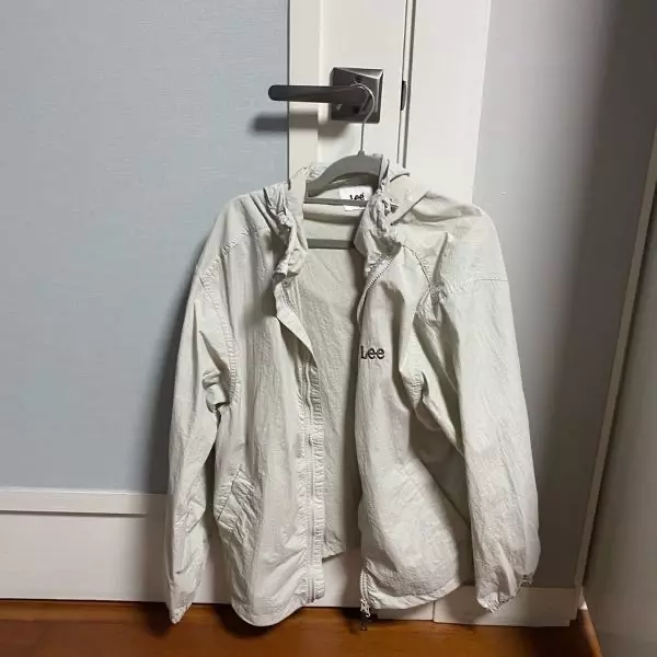 좀 크긴한데 편하게 입으려고 산거라 좋아요 놀러가서 입으려구여