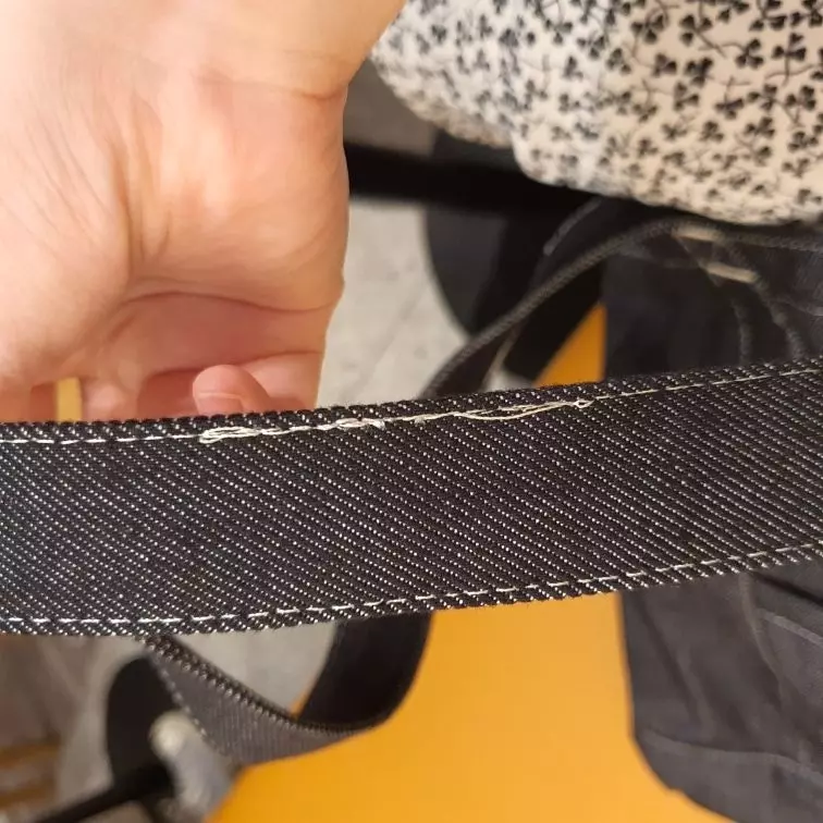 음...ㅠㅠ 제꺼만 이런건지 다 그런건지 모르겠지만.. 박음질이 이상하게 된 부분도 많