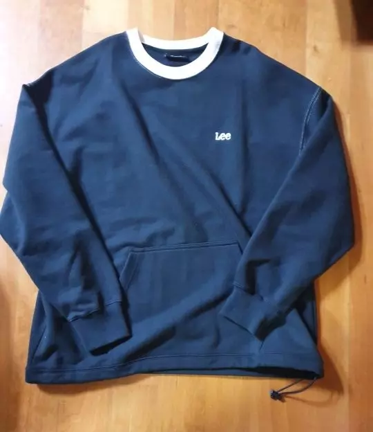 밑쪽에 주머니나 스트링 때문에 귀여운 느낌이 나서 좋아요