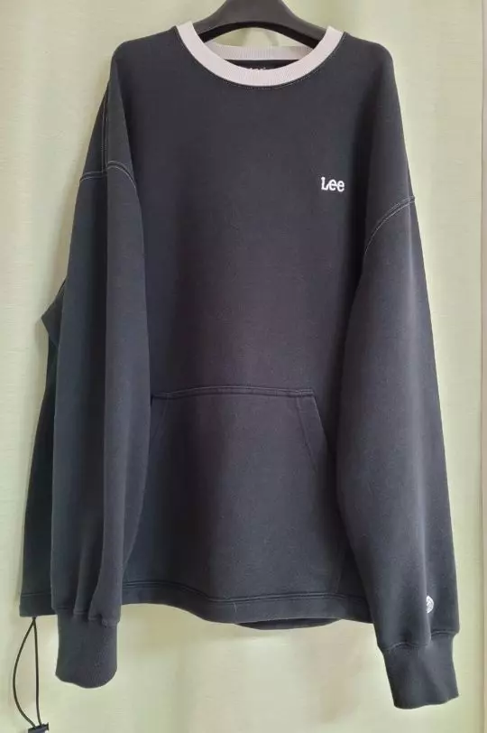 울아들한테 아주아주 잘 어울려요사이즈도 딱 좋습니다아주 만족해요예쁘게 잘입을께요