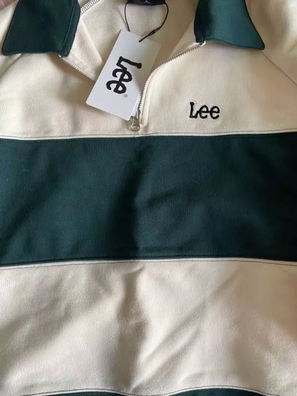 총 기장이 생각보다 짧아서 좀 아쉽긴 한데 예뻐요