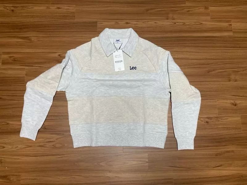 딱 제품 사진에 보이는 대로입니다. 다만 사이즈가 예상보다 더 크네요. 특히 기장보다