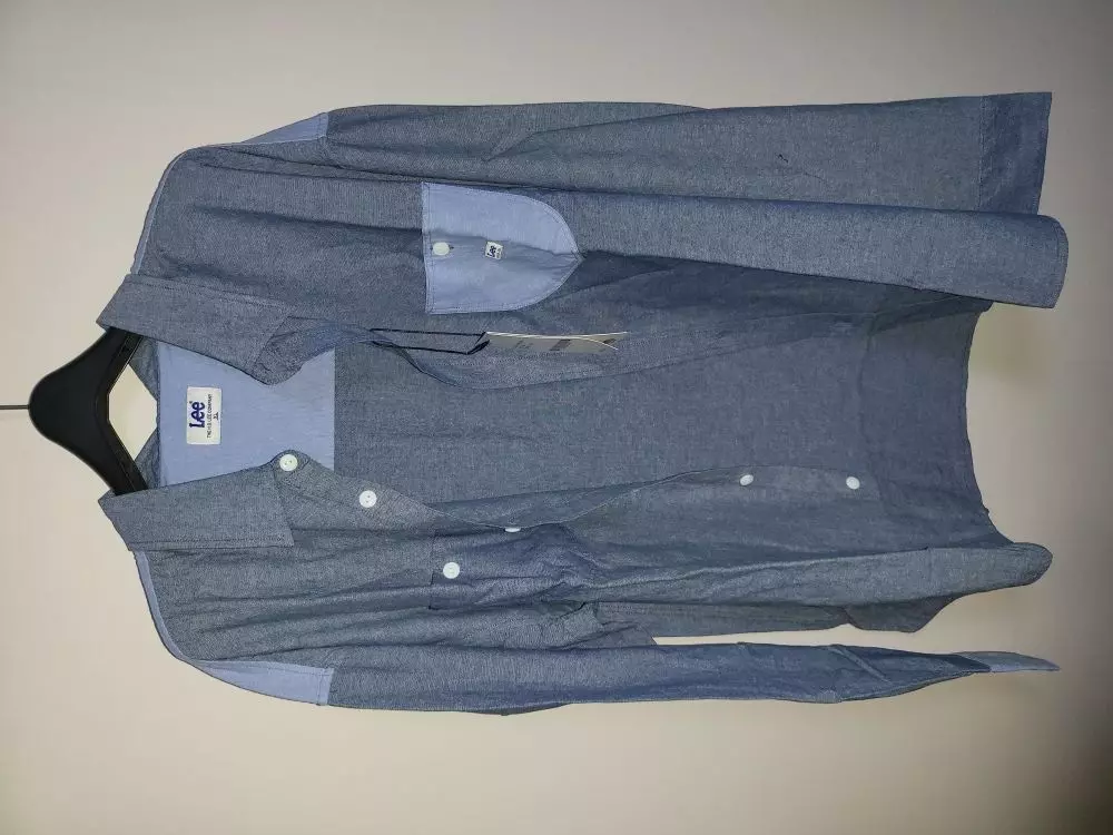 재질이 흰색처럼 구김가는 재질이아니고 얇아요