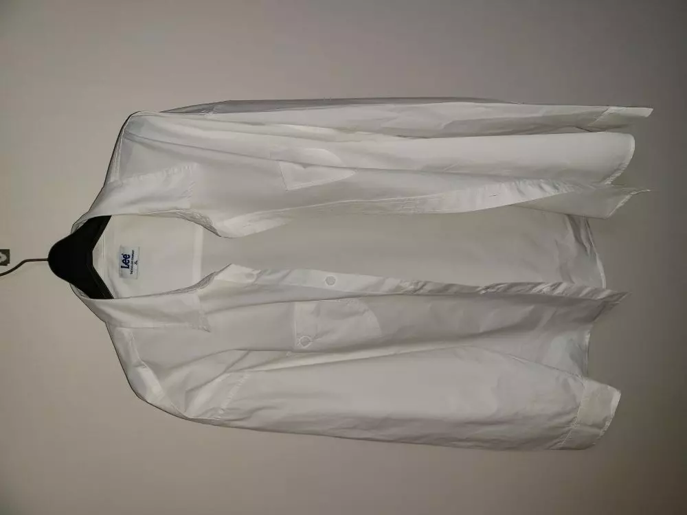 얇아서 너무 시원해서 여러개째 구매중이예요 구김이잘가서