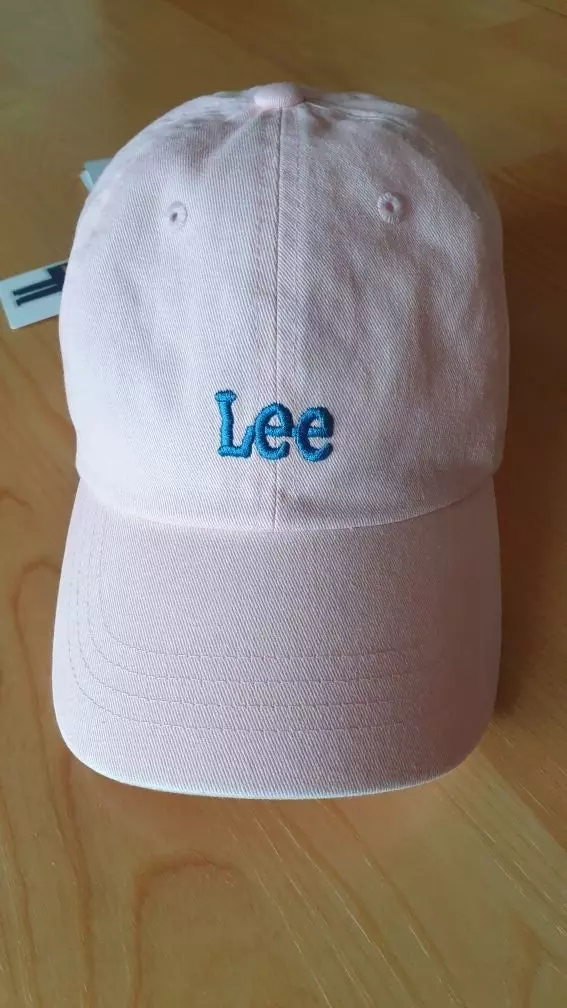 딸기우유빛에 파랑색로고 색감이 너무예뻐서 고민없이 선택했어요. 받아보니 화면보다 