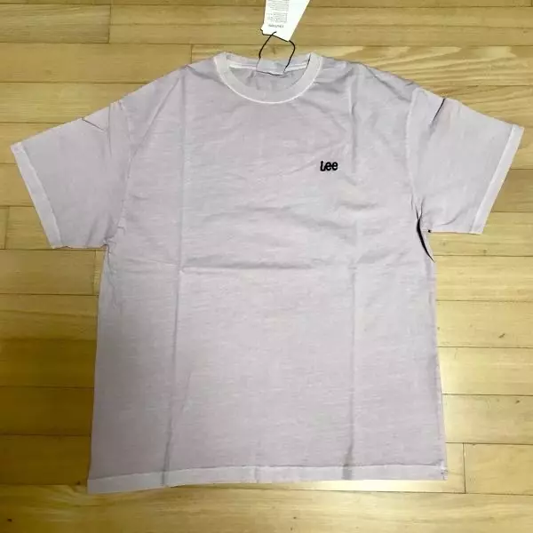 사진 상으로는 색감이 잘 안잡히는데 옅은 핑크 색이에요! 이쁘긴 한데 색깔이 연해서 