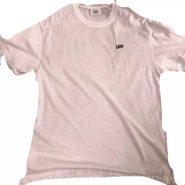 재질이 너무 얇아서 옷이 축 쳐져서 아쉬운 거 같아요