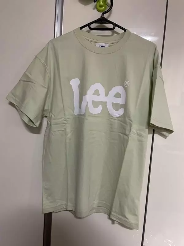 리 티셔츠 처음 샀는데 목부터 어깨선까지 늘어남 방지 처리도 되어있고 탄탄하게 잘만