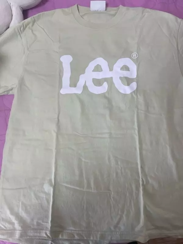 얇기도 하고 색감도 통통 튀어서 자주 입을 것 같아요