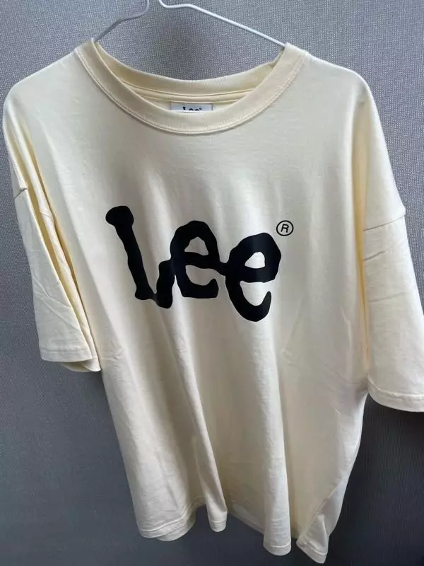 리 티셔츠는 처음 사 보는데 왜 많이들 입고 다니는지 알 것 가틈