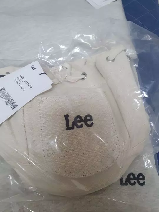 선물로 사줬는데 귀엽고 생각보다 커서 좋다고 하네요