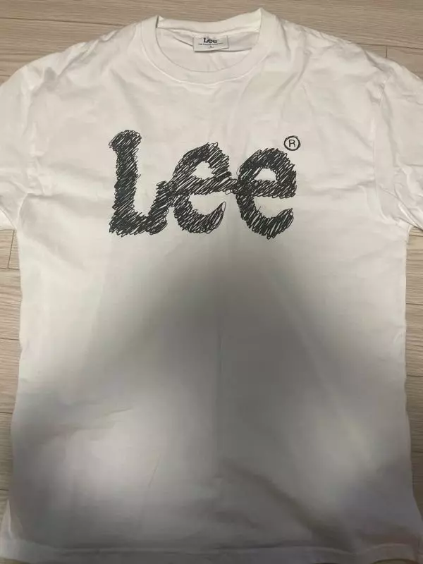 s사이즈임에도 불구하고 165인 저에게 꽤 크다고 느껴졌어요! 여성분들은 엄청난 오버핏