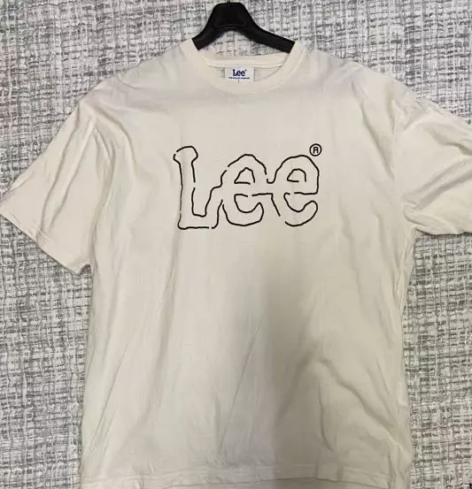 부드러운 느낌의 면?오버사이즈 느낌으로 입기 좋아요.