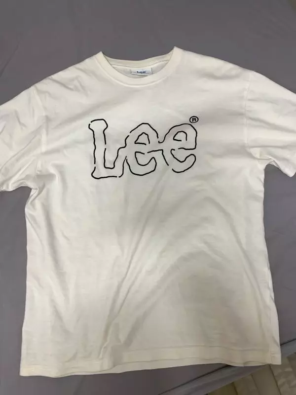 리 로고 프린팅이 넘 귀여워용!크림색 느낌이라 많이 비치지도 않네욥