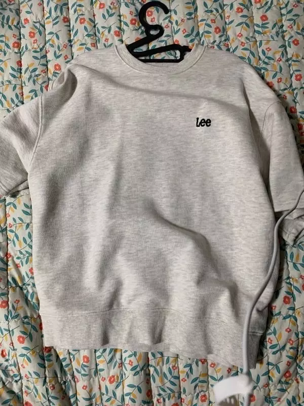 배송이 빠르게 왔어요. 색상이 화면과 같아요. 번창하세요.