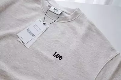 적당히 오버핏으로 입을때 편안해요 ! 자주 입을듯 ^^