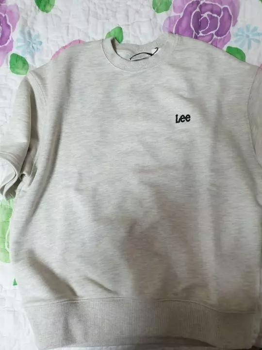 지금 입기는 좀더운감이 있지만 좀 선선해지면편하게 입을 아이템  입니다