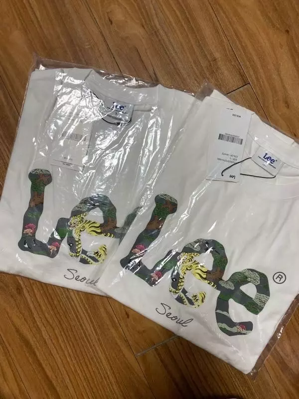 너무 예뻐요 ㅠㅠ 생각보다 많이 크긴한데오버핏 넘 조아여