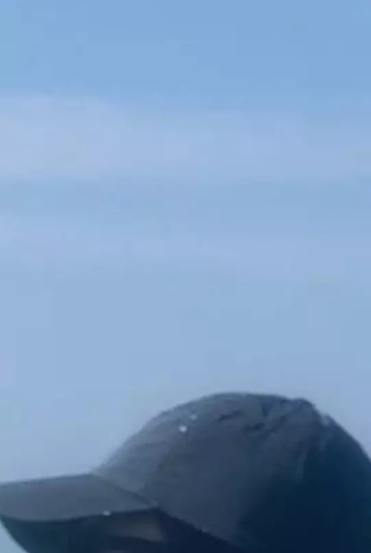 방수라 물놀이 할 때 잘썼어요 여름에 모자쓰면 더운데 얜 괜찮아요