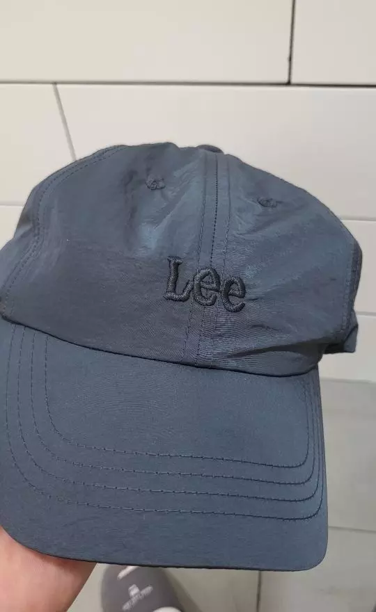 이게 원래 이렇게 나오는 거겠죠?특히 색상이야 워낙 맘에 들어하는 색상이다 보니 뭐 