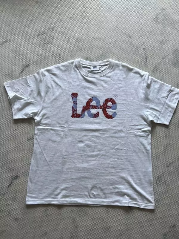 소재가 얇아서 더울때 입기 좋아요 운동할때 입기 딱입니다