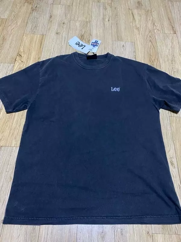 사진보다 어두운 색상입니다! 편하게 입기 좋을 것 같아요