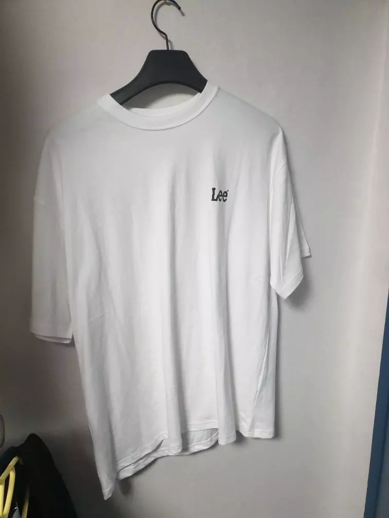 프린팅도 마음에 들고 이뻐요. 튼튼하고 이쁩니다. 많이 파세요