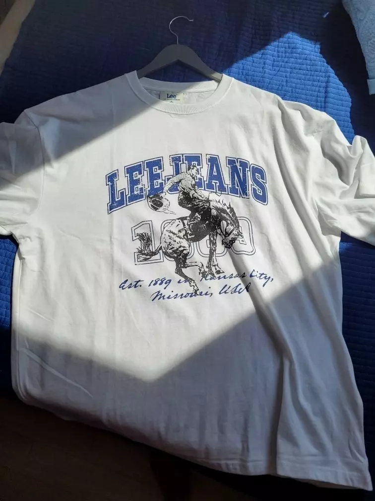 상품크기도 오버핏으로 딱맞고 재질이 얇아서 여름에 입기 딱좋아요